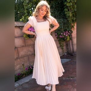 Ivy City Co Cream Dress with Elegant Pleats